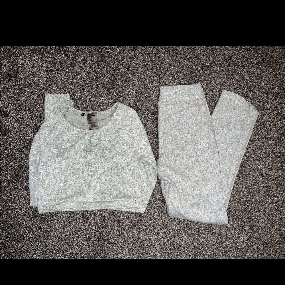 Gymshark Vital Seamless, Long Sleeved Crop Top and and Leggings Set |‎ W S/M